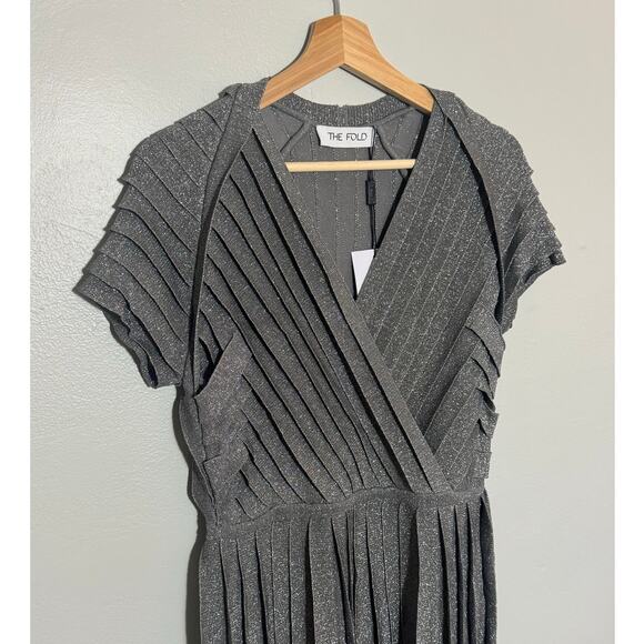 NWT Women's 8 The Fold London Nara Stretch Knit Dress V Neck Metallic Silver - Picture 3 of 8